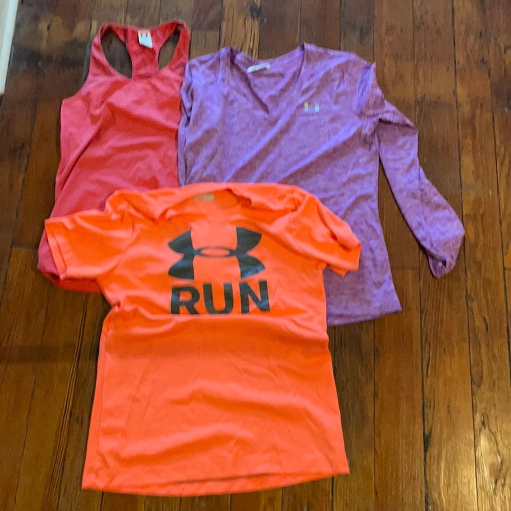 Under Armour ladies workout tops size M
